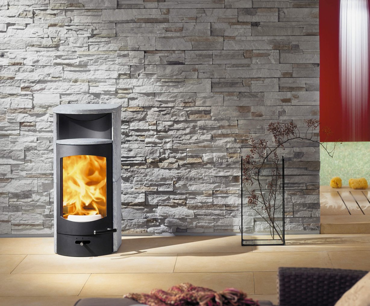 Flok 2.0 stove ambiance photo with soapstone cladding