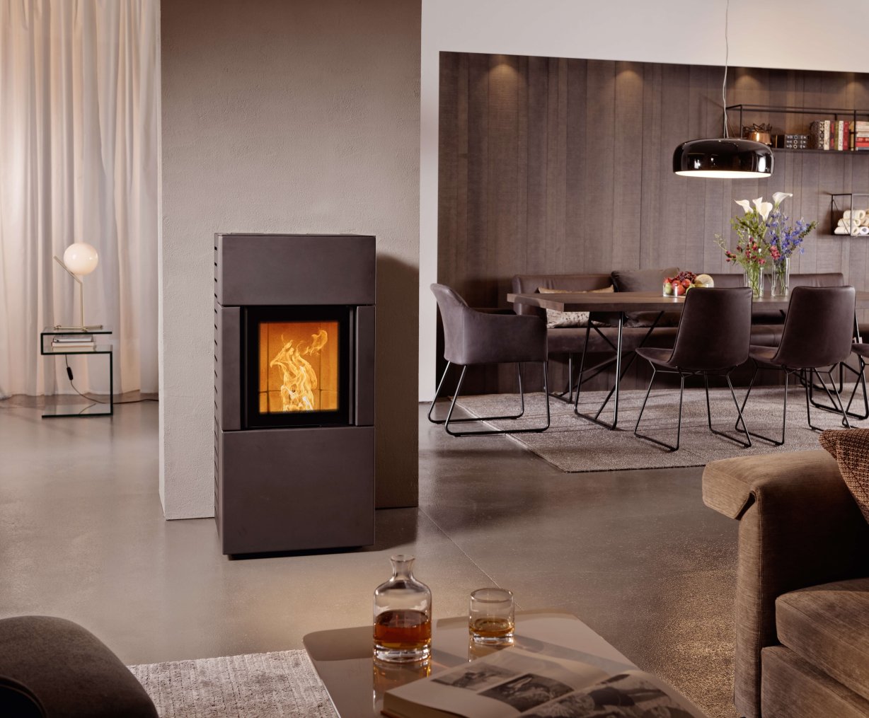Percy pellet stove ambiance photo with steel cladding