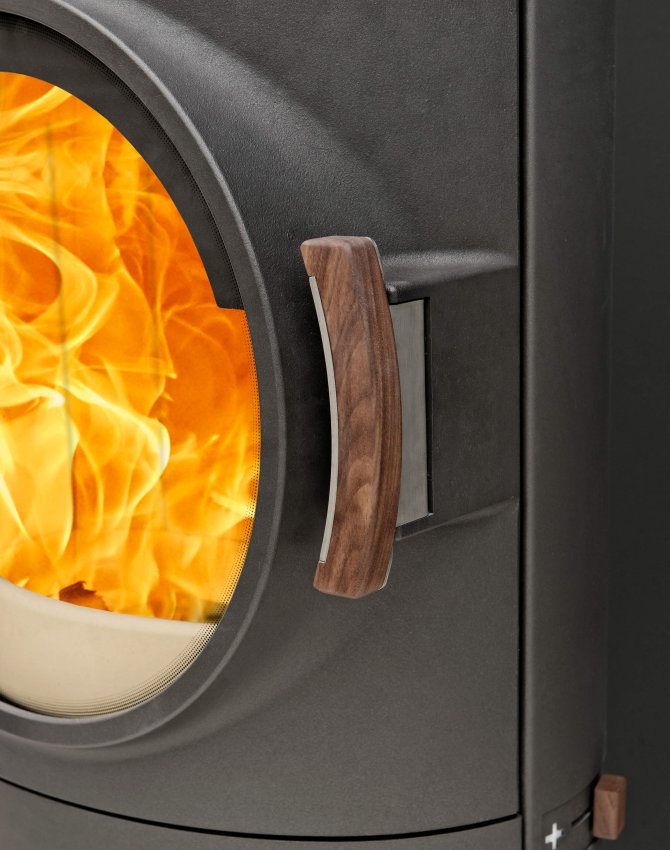 Clou Xtra stove door handle made of wood