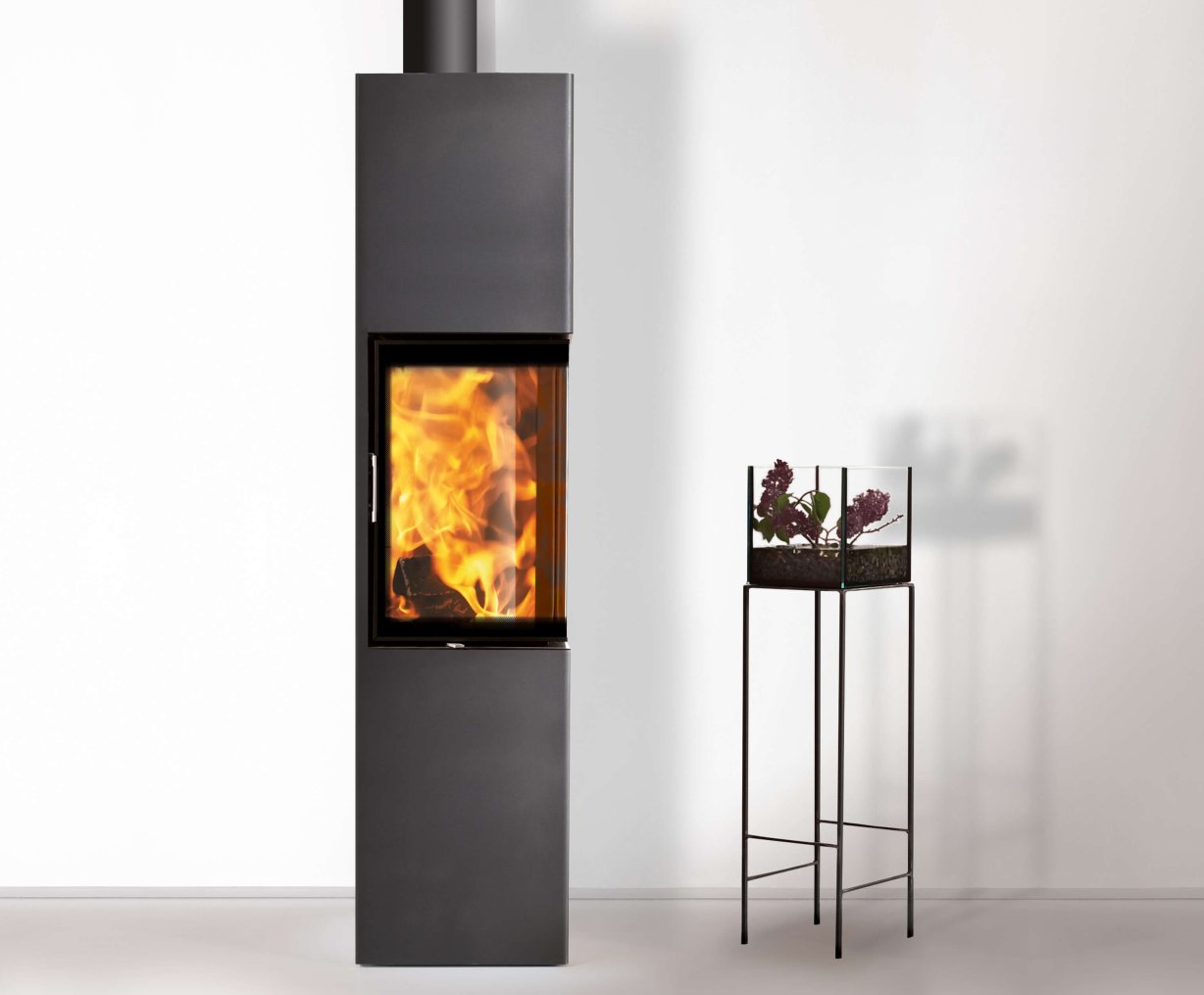 Poêle à bois Slim 2.0 butée de porte à droite ambiance photo découpe