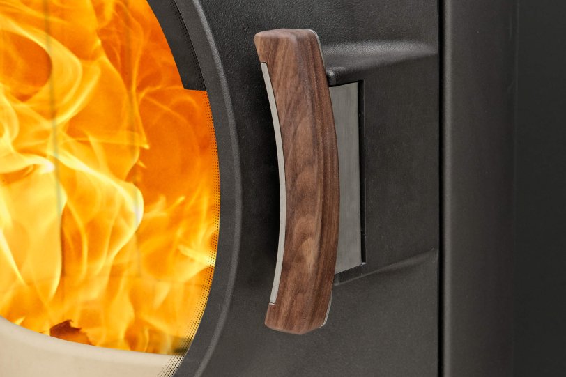 Kaminofen Clou Xtra Türgriff aus Holz