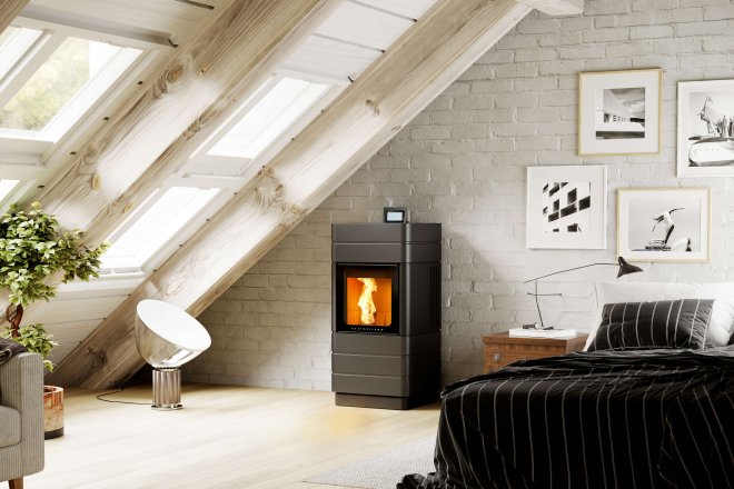 Perry pellet stove ambiance photo with ceramic cladding dark anthracite