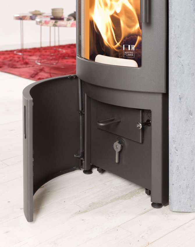 Bono Xtra stove with soapstone cladding detail view plinth panel